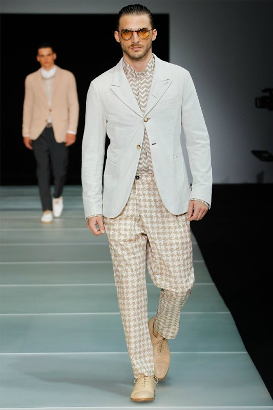Milan Fashion Week Primavera 2012 - Giorgio Armani (38)