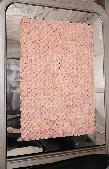 Coty image 3 sweet avalanche roses framed in mirror robbie honey flowers Coty image 3 sweet avalanche roses framed in mirror robbie honey flowers