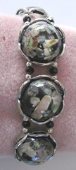 black silver dicohric shell bracelet closeup1