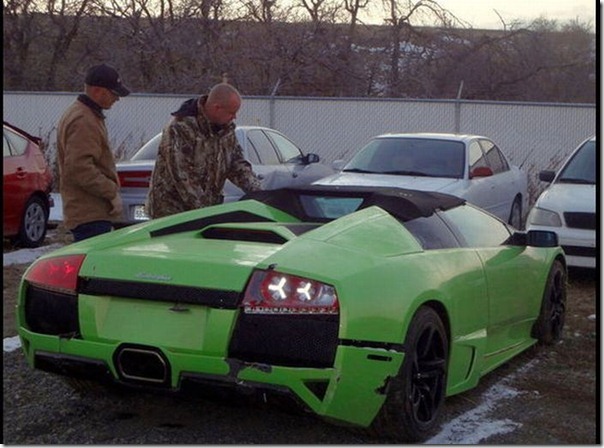 Homem ganha uma Lamborghini e bate logo depois (6)