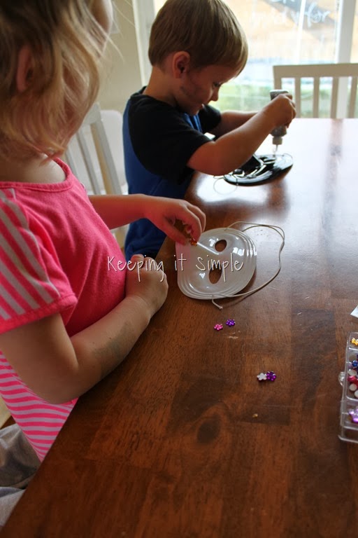 [plastic%2520masks%2520%25282%2529%255B9%255D.jpg]