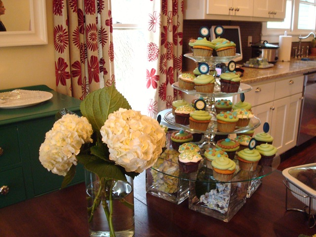 [3.%2520%2520Flowers%2520and%2520cupcakes%255B3%255D.jpg]