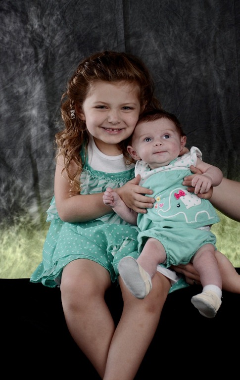 [2012-07-30%2520Keelie%2520with%2520Aubrey%255B4%255D.jpg]