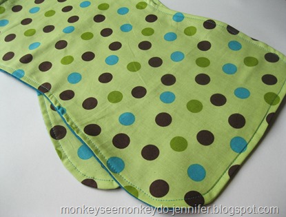 polka dot burp cloth (3)