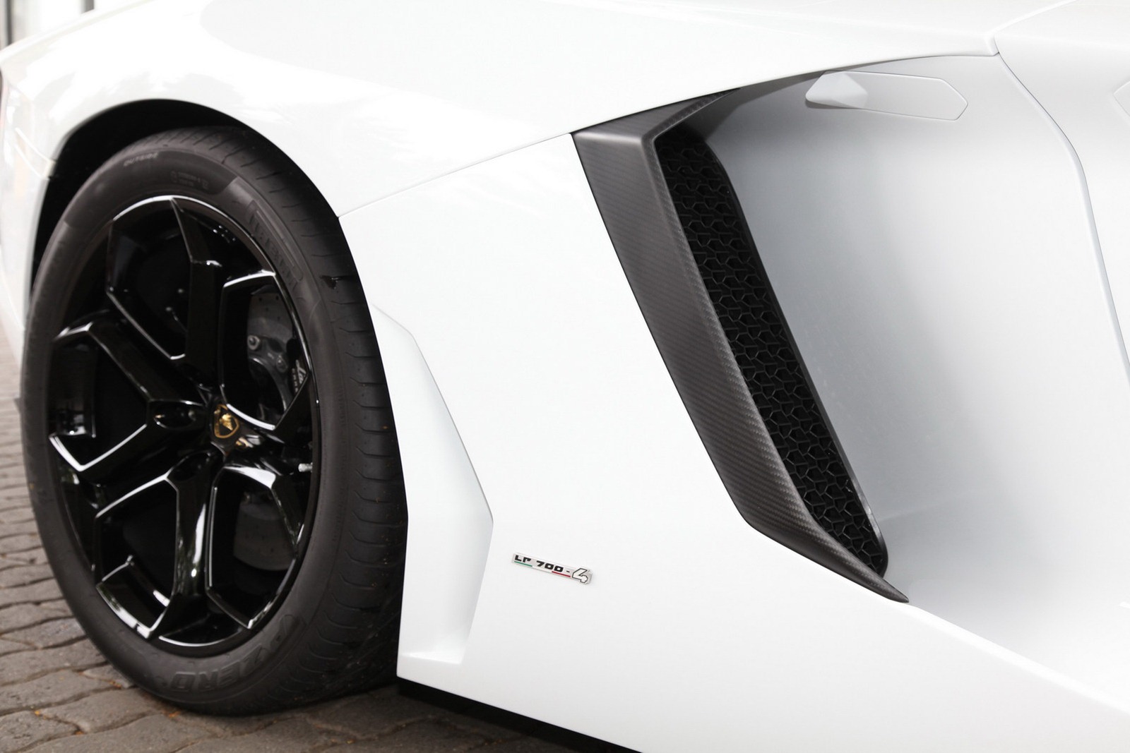 [Lamborghini-Aventador-Capristo-2%255B2%255D.jpg]