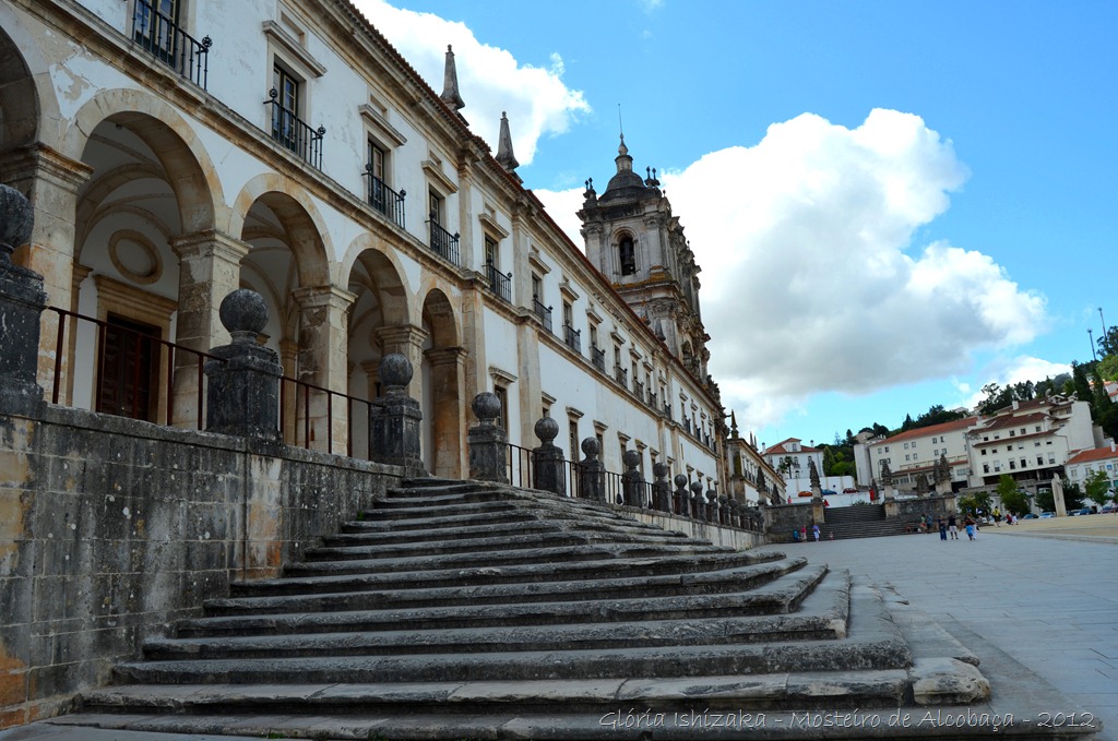 [Gl%25C3%25B3ria%2520Ishizaka%2520-%2520Mosteiro%2520de%2520Alcoba%25C3%25A7a%2520-%25202012%2520-%25203%255B3%255D.jpg]