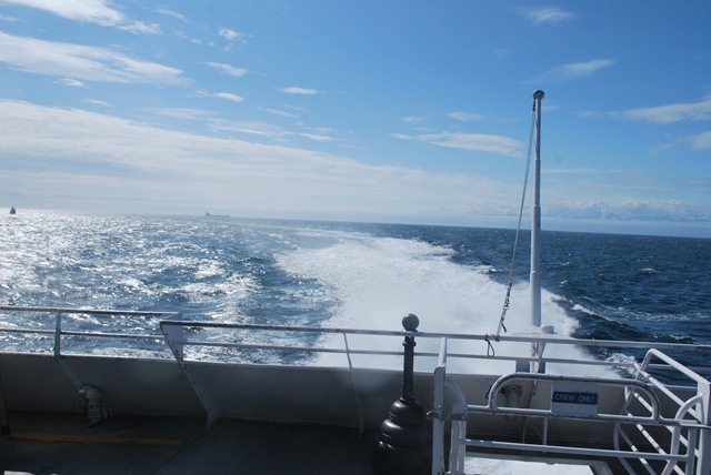 [Vic%2520-%2520Express%2520Boat%25201%255B3%255D.jpg]