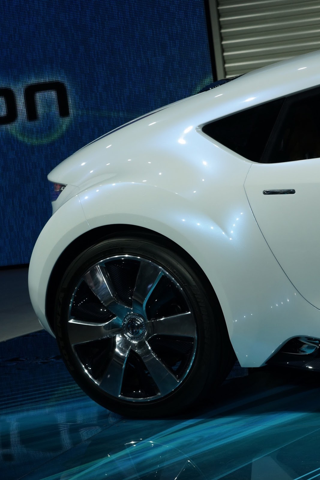[Nissan-Esflow-Concept-2011-39%255B3%255D.jpg]