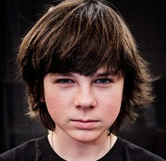 A Walking Dead ifjonca otthon inváziózik A Walking Dead ifjonca otthon inváziózik