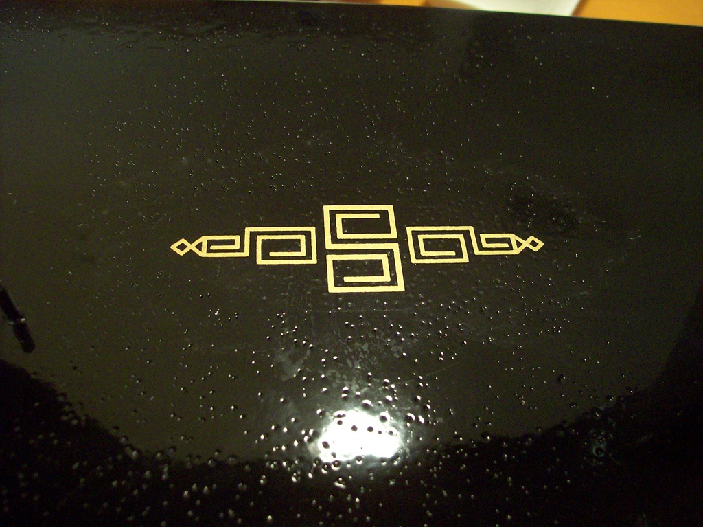 [center-decal3.jpg]