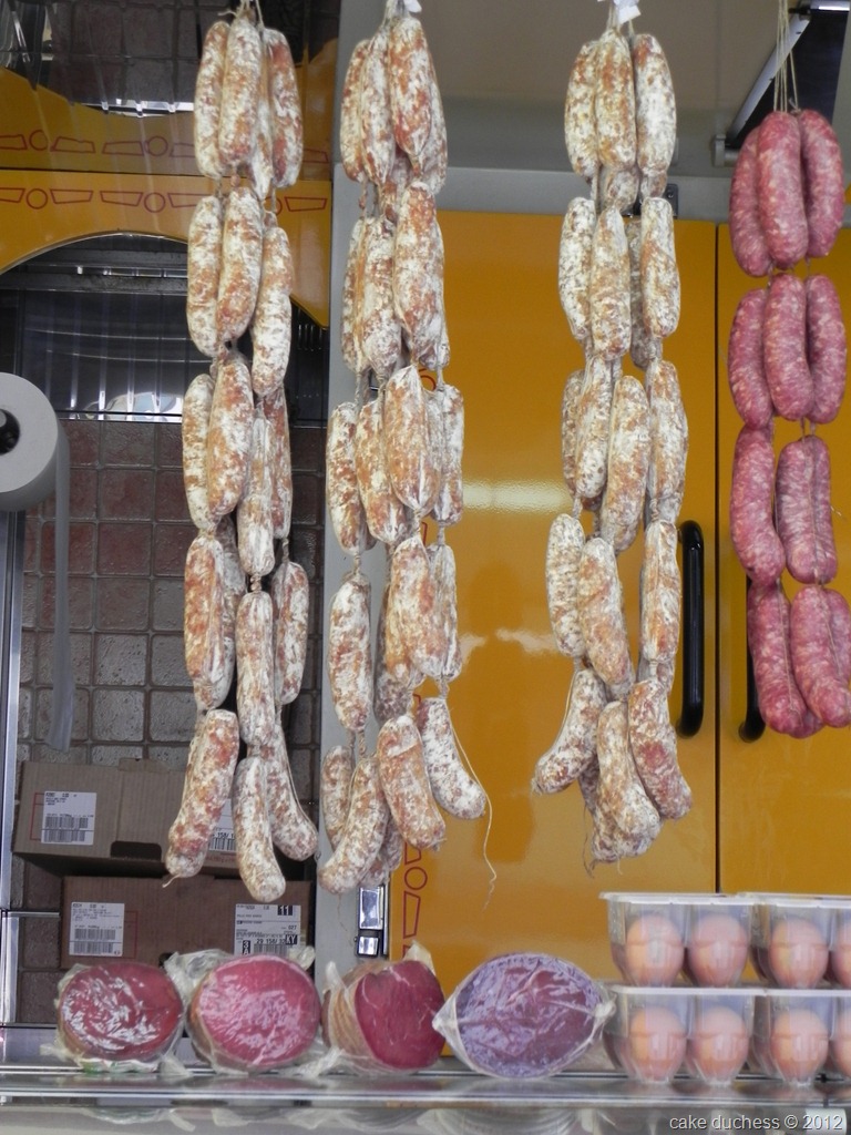 [DSCN8680%255B1%255D.jpg&description=Il Mercato-Parte Due (The Market)')]