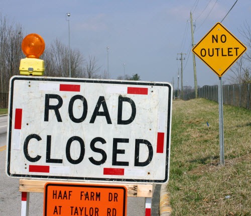 [road%2520closed%2520500x430%2520morguefile%2520file0002112826606%255B3%255D.jpg]