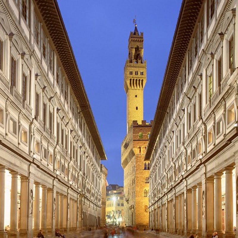 La Galleria degli Uffizi ospita una superba raccolta di opere d'arte inestimabili, derivanti, come nucleo fondamentale, dalle collezioni dei Medici.