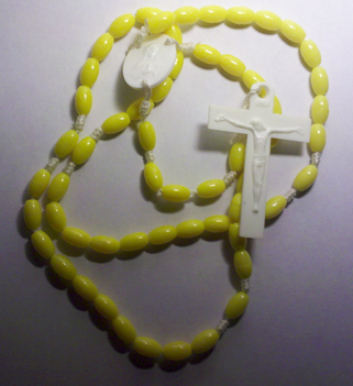 c0 Plastic children’s rosary from a church rummage sale