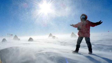hundreds of meteorites antarctica