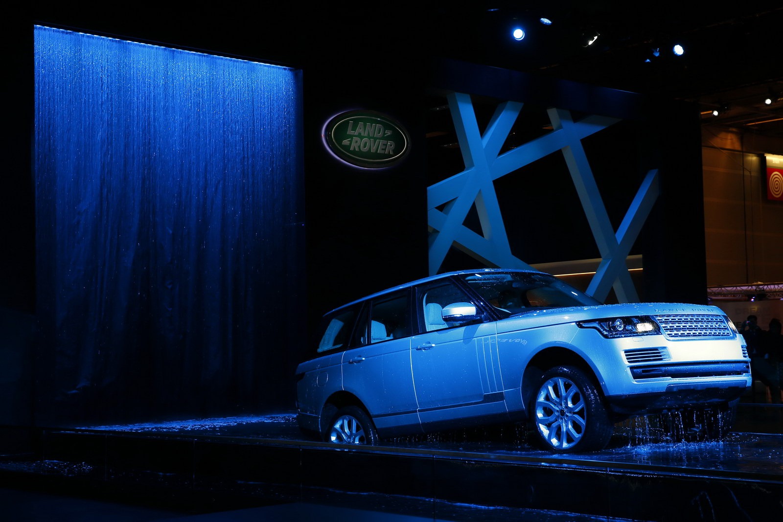 [Land-Rover-Paris-Motor-Show-17%255B4%255D.jpg]