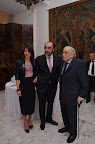 El Embajador y su mujer, reciben a Hector Mendez.