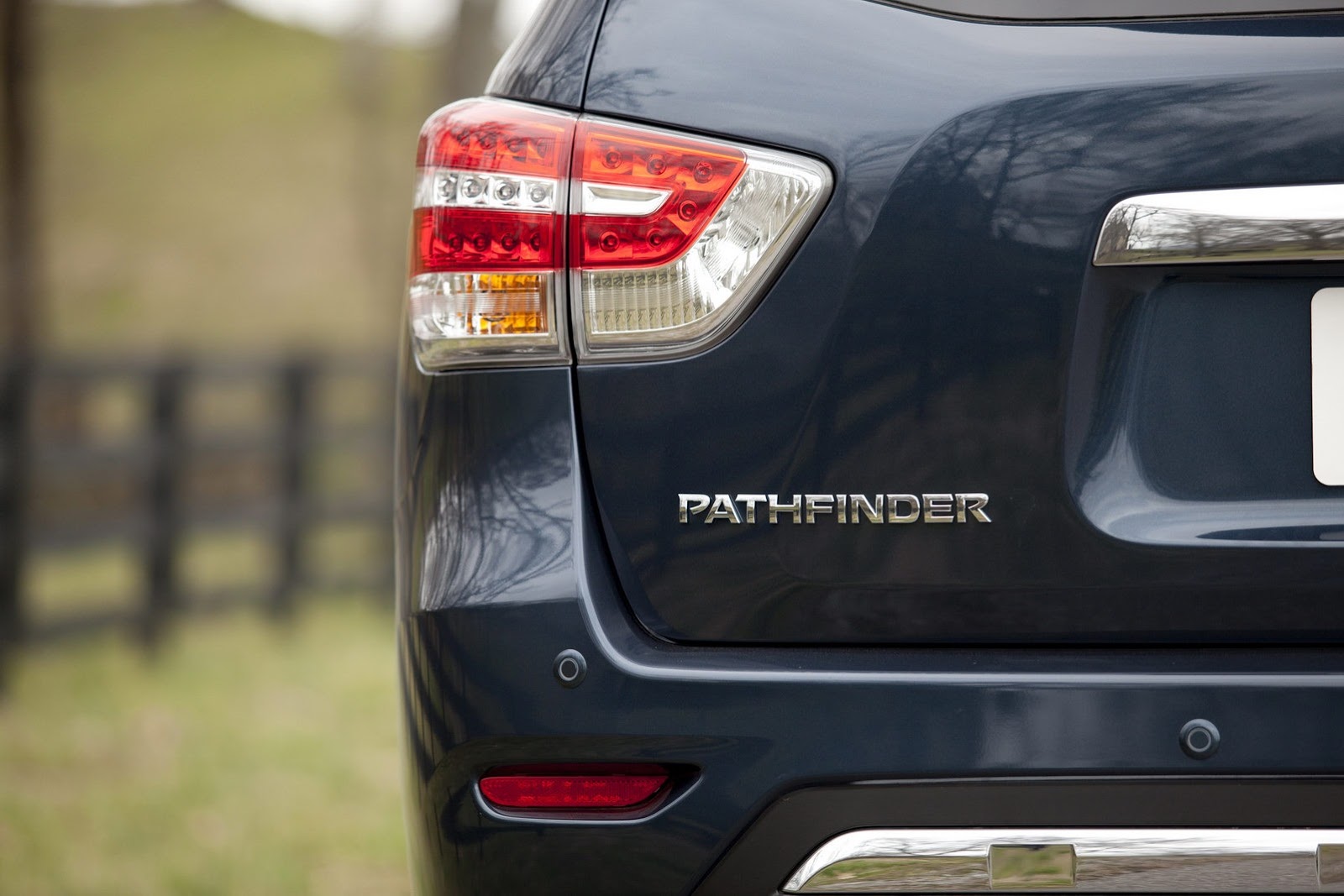 [2014-Nissan-Pathfinder-Hybrid-6%255B2%255D.jpg]
