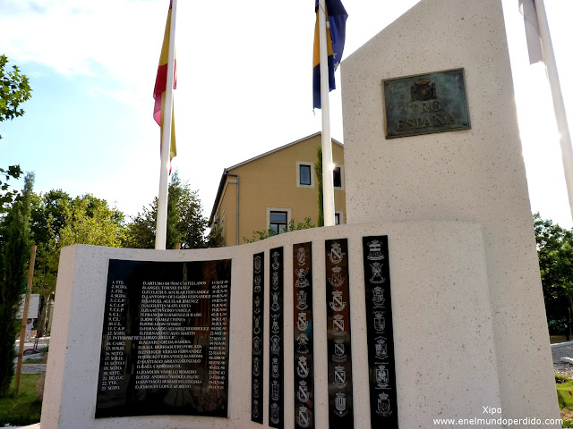 monumento-a-los-soldados-caidos-españoles-en-mostar.JPG