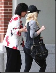 Christina Aguilera at a gym in Thousand Oaks_070213_6
