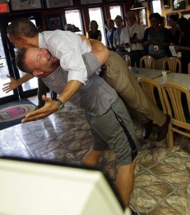 [obama-bear-hug%255B4%255D.jpg]