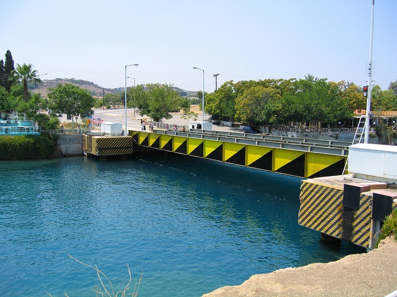 corinth-canal-submersible bridge-8