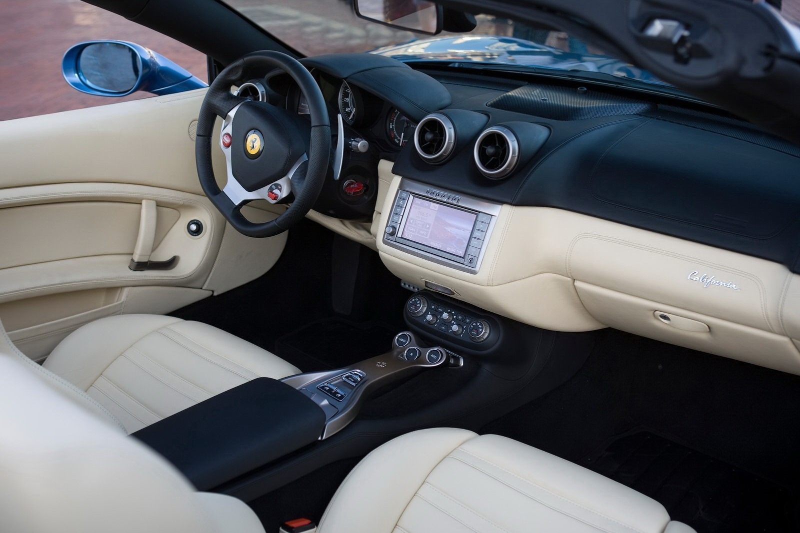 [Ferrari-California-142.jpg]