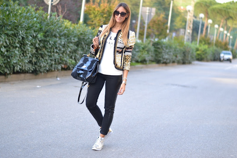 DSC_0542 Rinascimento, Céline t-shirt, Céline tee, Céline, Miss Sicily Bag, Miss Sicily, Valentino Sunglasses, Studded Sneakers, C&A Studded Sneakers, H&M, H&M trousers, Cruciani, Cruciani Bracelets, Braccialetti Cruciani, Braccialetti Cruciani di Halloween, fashion blogger, italian fashion bloggers, fashion blog