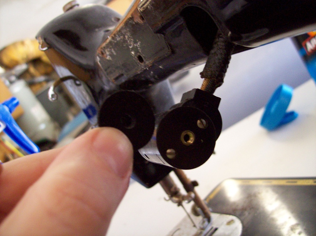[9%2520-%2520Light%2520socket%2520%2526%2520felt%2520washer%255B4%255D.jpg]