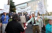 Ben distributes leaflets to Union of BC Municipalities convention delegates during a boycott of a wine-and-cheese reception hosted by the Canadian Association of Petroleum Producers, a big oil lobby group