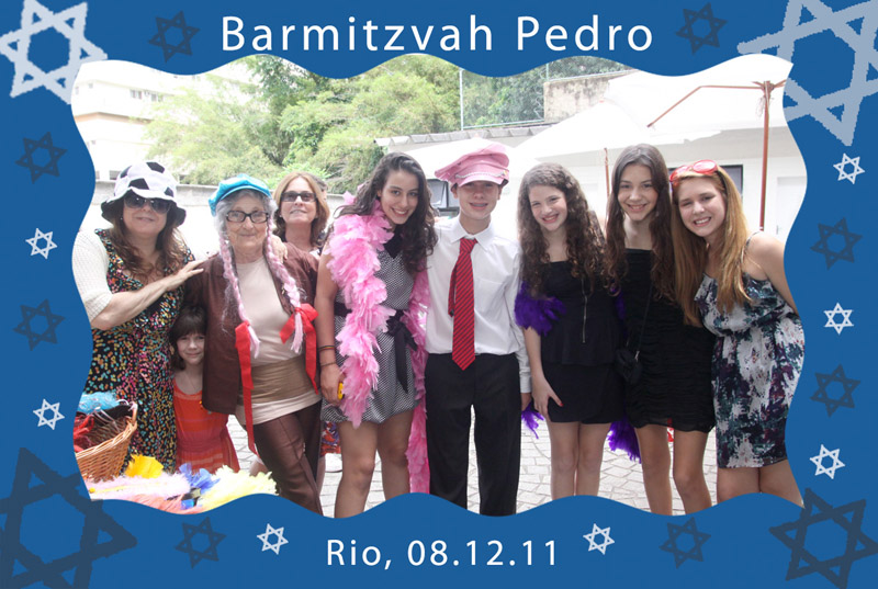 Fotos de Pedro - 08.12.11. Foto numero 29 da Social Click Fotografia Digital, do Rio de Janeiro, RJ, que faz fotos divertidas, fotos malucas, fotos com fantasias, fotos na hora, fotografia maluca, fotografia divertida com molduras personalizadas. ari foto expressa valerio miguel victor social click camarim movel v&v divertida digital fotos divertidas malucas maluca animadas animado aniversário 15 anos fotografos rj galeria de eventos no rio janeiro fotoproduto