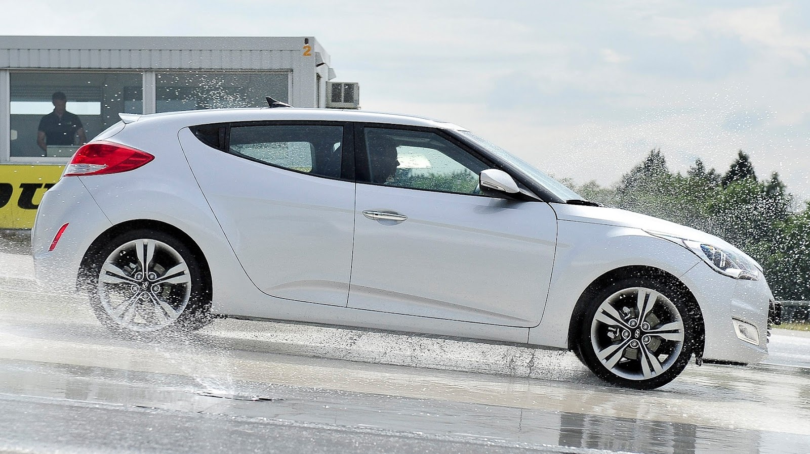 [autowp.ru_hyundai_veloster_22%255B2%255D.jpg]