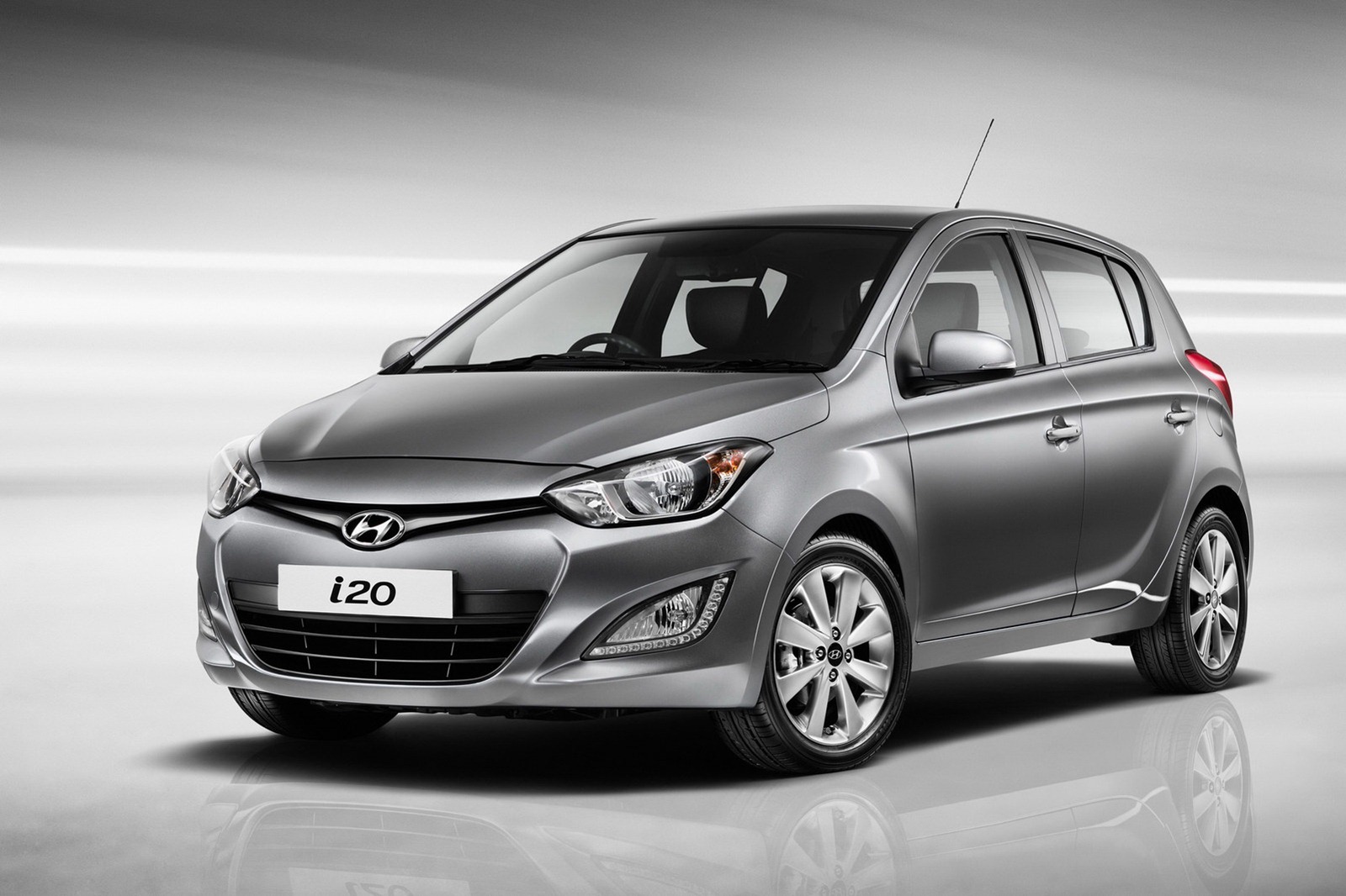 2012-Hyundai-i20-1[2].jpg