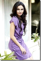 andrea-jeremiah-unseen pic
