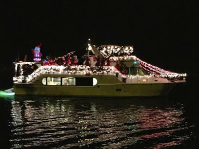 HolidayBoatParade-3-2014-12-27-21-09.jpg