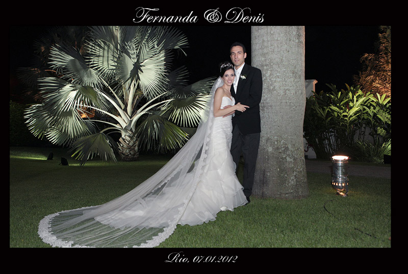 Fotos de Fernanda e Denis - 07.01.12. Foto numero 003 da Social Click Fotografia Digital, do Rio de Janeiro, RJ, que faz fotos divertidas, fotos malucas, fotos com fantasias, fotos na hora, fotografia maluca, fotografia divertida com molduras personalizadas. v&v miguel album de assinatura ao vivo foto expressa digital brinde fotos divertidas malucas maluca animadas animado fotografa casamentos festa debutantes festas debutante no rio janeiro fotografas casamento