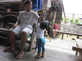 พู่กันเที่ยวพัทยาและยังท้องเสีย