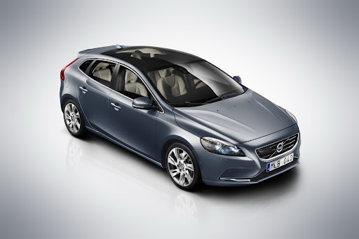 2013-Volvo-V40-14.jpg