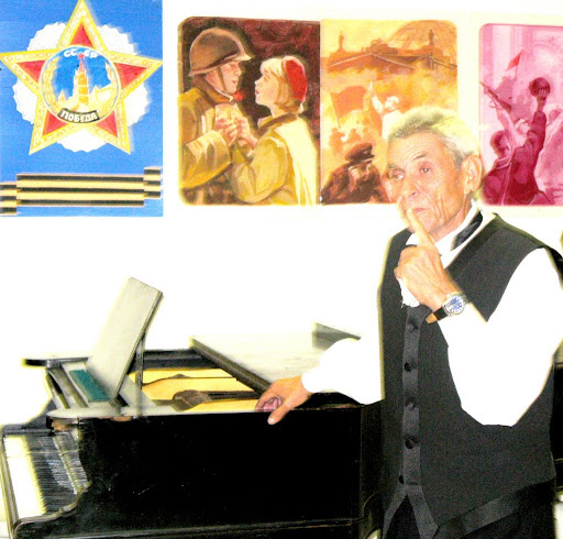 Tiho! Rojdaensya novaya pesnya!.JPG