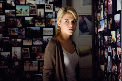 Newely weds Ben and Jane (Joshua Jackson and Rachael Taylor) find ghostly images in their photographs after their wedding. Jane looks for the truth behind the pictures in the movie Shutter. Newely weds Ben and Jane (Joshua Jackson and Rachael Taylor) find ghostly images in their photographs after their wedding. Jane looks for the truth behind the pictures in the movie Shutter.