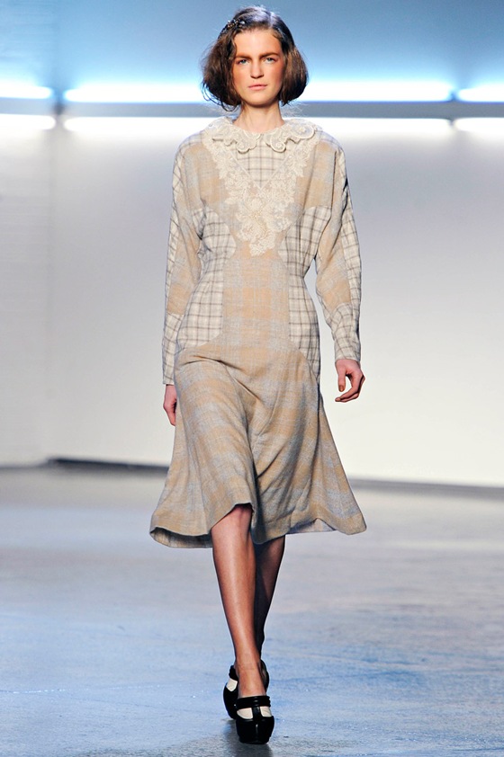 [rodartertwfw2012runway003_1618547303%255B1%255D.jpg]
