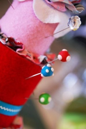 decorative straight pins by DIY Dish