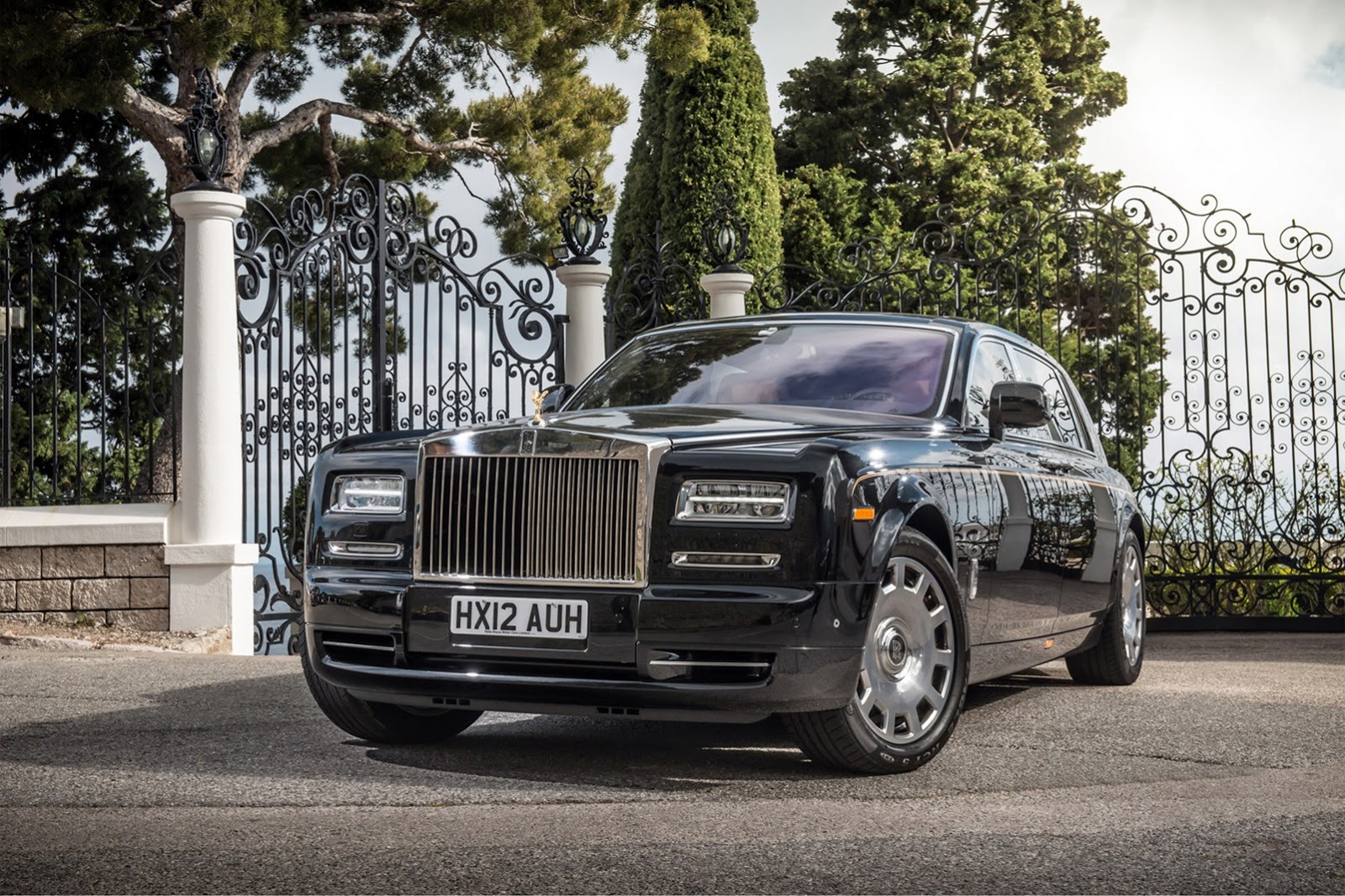 [Rolls-Royce-Phantom-Extended-Wheelbase-1%255B2%255D.jpg]