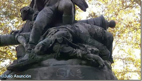 Manuela Malasaña - Monumento al pueblo del Dos de Mayo - Madrid
