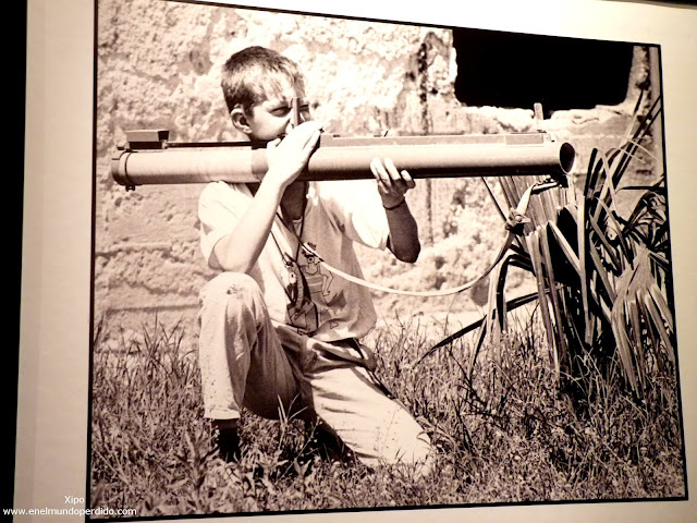 foto-de-un-niño-con-un-bazoka.JPG