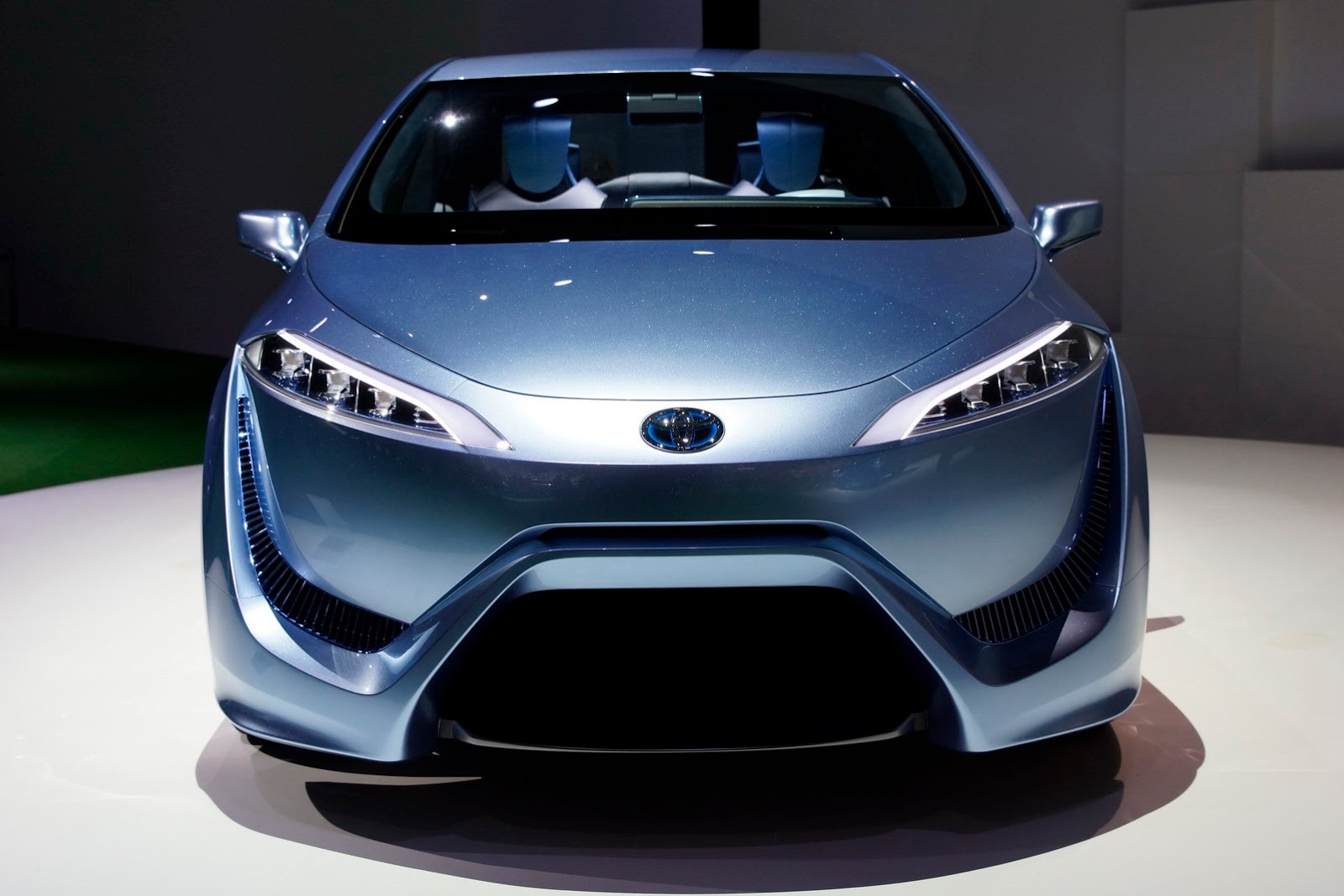 [Toyota-FCV-R-12%255B2%255D.jpg]