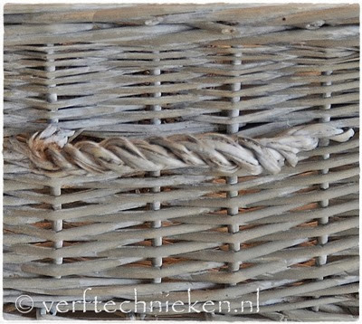 verftechnieken.nl vergrijsd rieten mandje close verftechnieken.nl vergrijsd rieten mandje close