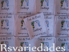 Sachê de chá
    : R$2,00 unid (min.30 unids).
    : Cento= R$180,00.
    : Sabores camomila, erva-cidreira ou chá preto.
    : Pode-se optar na escolha de mais de um sabor (min. 20 unids por sabor).
    : Personalização feita através de etiqueta personalizada e não por impressão na embalagem. O sachê já vem com o saquinho dentro.
    : Criamos uma etiqueta personalizada que colamos por cima de um sachê comum que encontramos no supermercado do tipo que já vem lacradinho na lateral. 
    : Assim o conteúdo fica preservado.