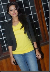 Sneha in jeans