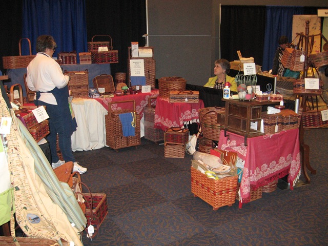[20111203ARFiberArtsEx612.jpg]